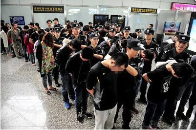 柬埔寨向中国遣返电信诈骗嫌犯(材料图)