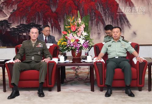 8月17日上午,地方军委副主席范长龙在八一大楼会晤了来访之美军参联会主席邓福德。李晓伟 摄 图片来自:国防部网站