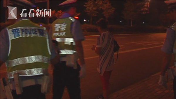 视频|女货车司机驾驶证只剩1分 当着交警面打电