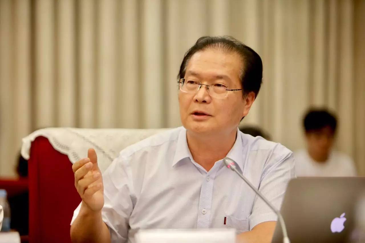 银泰老总是谁_我是谁我在哪图片(2)