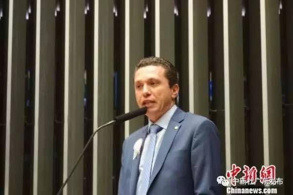 祖国强则人人强--巴西华侨从苦力劳工到社会中