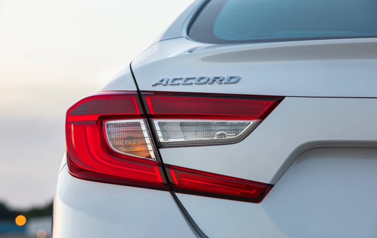 【新车】本田的花旦,详解2018款第十代雅阁