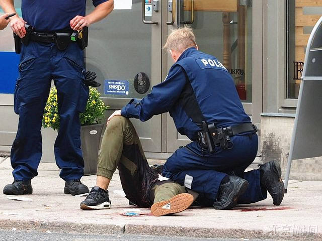 芬兰持刀行凶事件造成2死8伤 警方表示这是恐