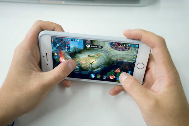 《王者荣耀》防沉迷措施相当脆弱,它对青少年