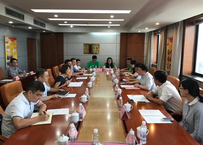 校领导赴广西看望选调生、挂职学生并召开座谈