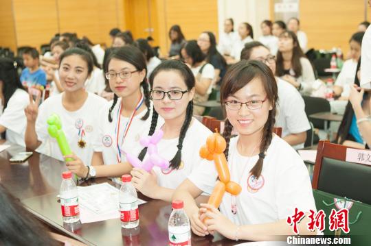 山西小丑医生成立两年:从逗乐到人文关怀(图