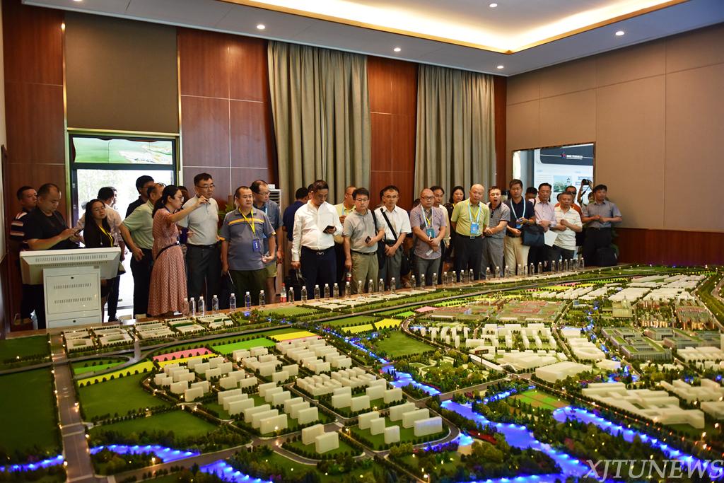 【聚焦创新港】首届西商大会客商代表团考察创