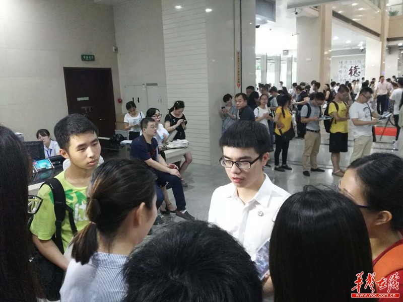 长沙人才服务窗口挂牌 首个幸运儿获2万租房