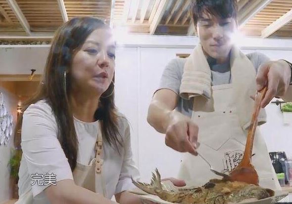 心疼张亮 累出心肌炎才在《中餐厅》刷出存在