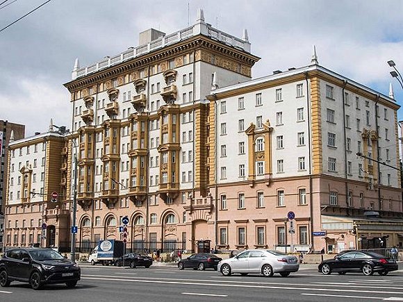 美国暂停对俄发放非移民签证 俄罗斯人赴美旅