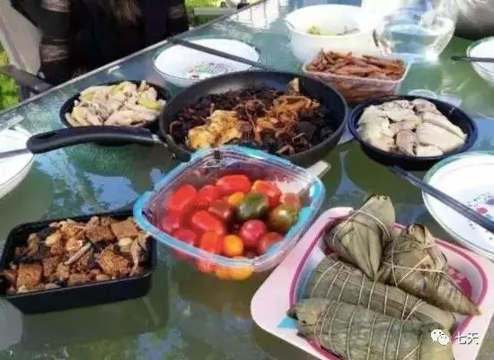 英文媒体派卧底记者打入华人微信群 揭“微信黑市”惊动政府（图） - 3