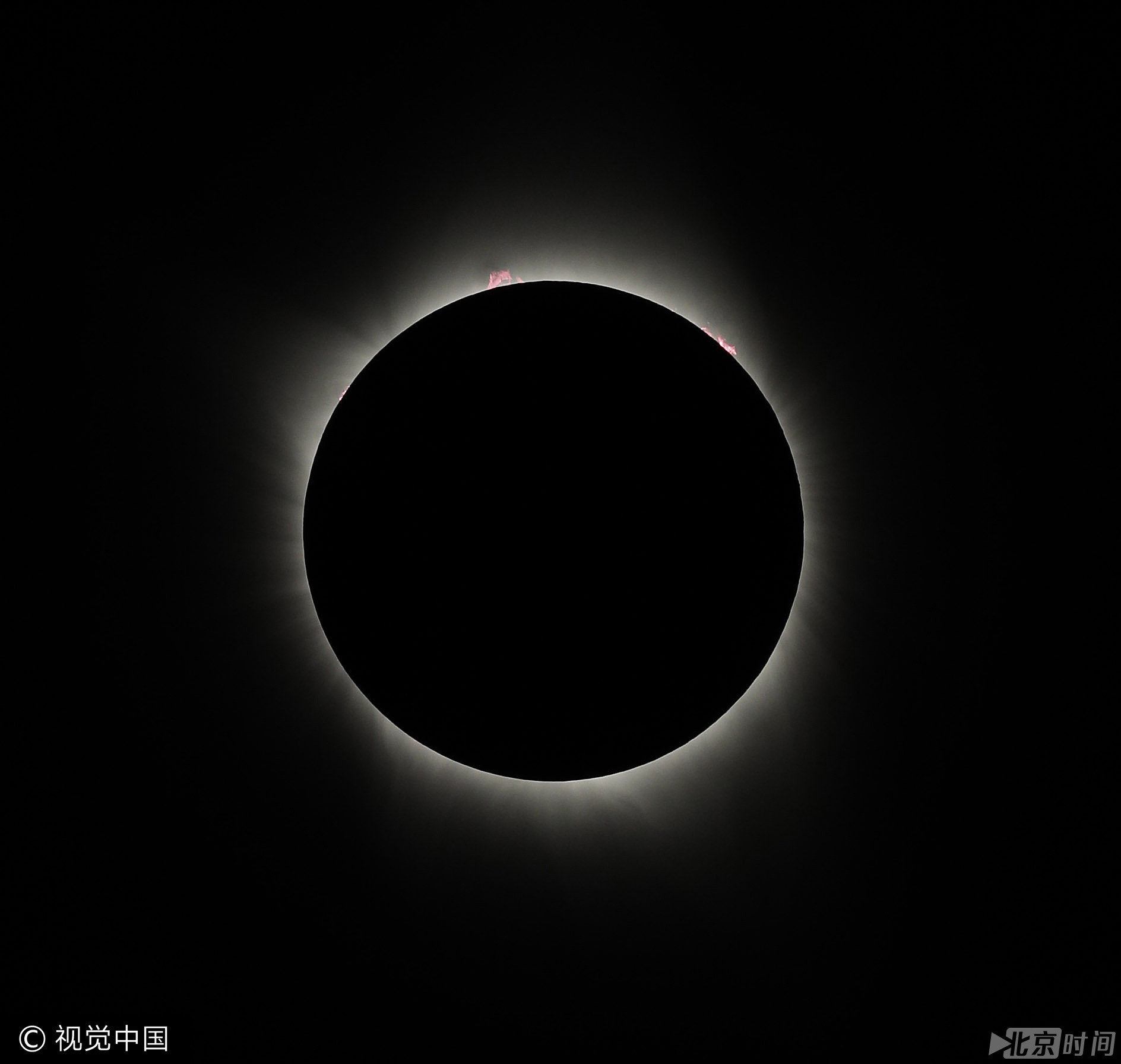 美国百年一遇超级日全食实拍 特朗普伊万卡观