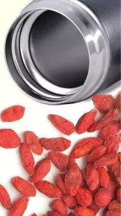 一只保温杯火遍朋友圈 这是中年大叔标配?小鲜