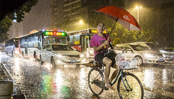 天鸽今日中午登陆广东 中央气象台首发台风红
