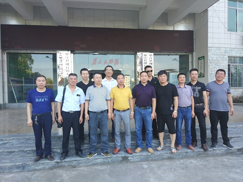 走访会员 探访需求重庆浙江苍南商会班子成员