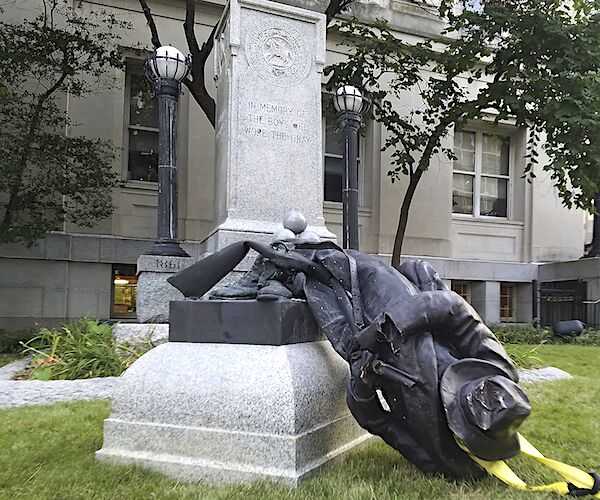 民调显示大部分美国受访民众支持特朗普对移除