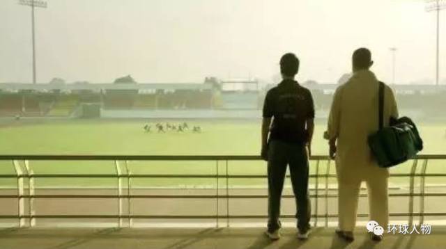 比摔跤爸爸励志 印女子成最年轻波音777女机长