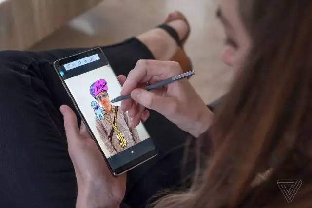 安卓新机皇竟是它!双摄像头全面屏 拍照秒天秒