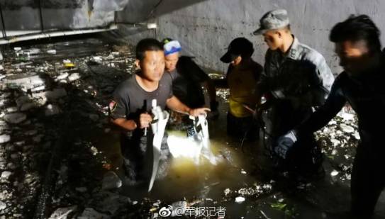 强台风天鸽致多地受灾,驻军和武警官兵全力抢