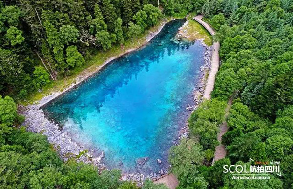 九寨沟震后航拍:瑶池碧水依在 翠海叠瀑归来|九