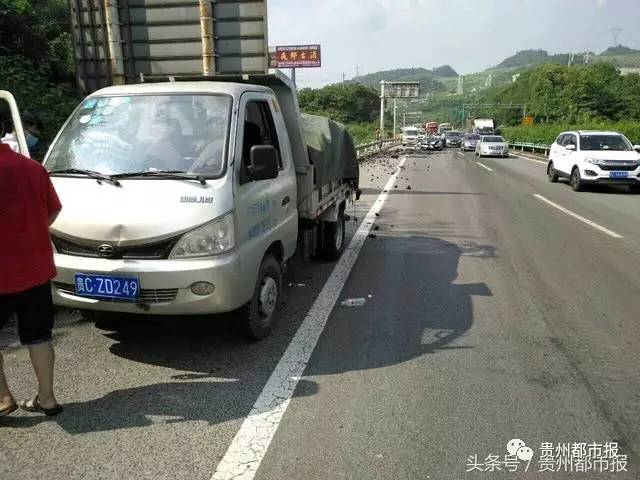 女司机驾到!贵遵路上,跟车太近怼上小货车,310