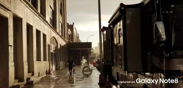 安卓新机皇竟是它!双摄像头全面屏 拍照秒天秒