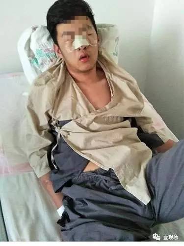 北京八维学院学生陪女友逛校园,被校方人员痛