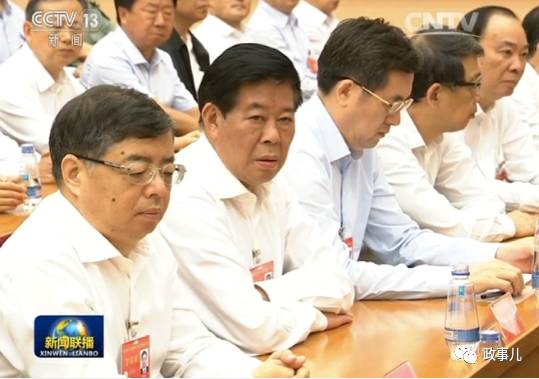 徐令义(前排左二)在省部级主要领导干部专题研讨班上