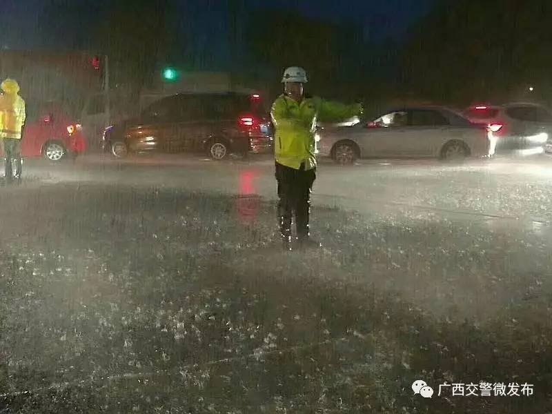 台风来了…看看这些人都做了什么?!|高速公路