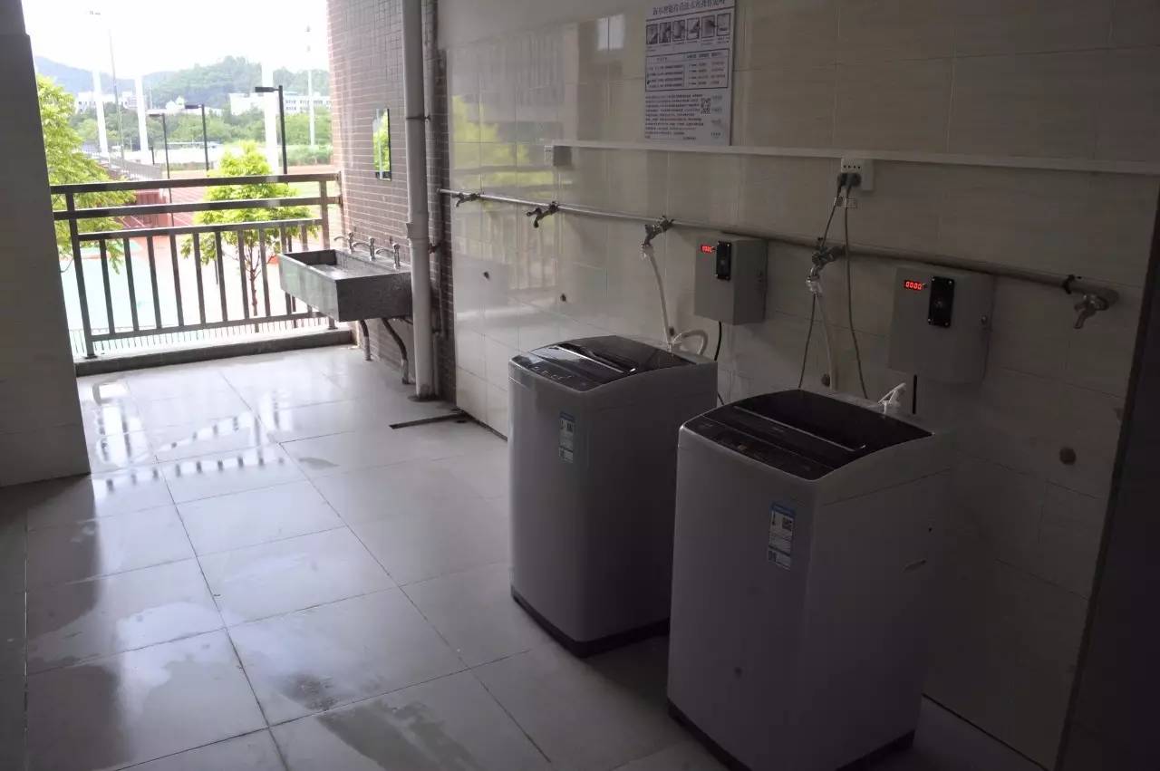 广州中学今天揭牌啦!教室宿舍“颜值高”，学生投币就可用洗衣机…|凤凰|中学|广州_新浪新闻