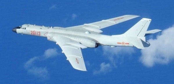 24日，6架解放军“轰-6”型轰炸机于飞至纪伊半岛海域，引发日本防卫省高度关注。（图片来源：台湾《联合报》）