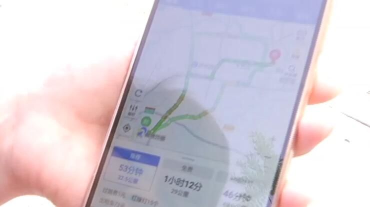 视频|滴滴司机为撩妹绕路三十公里接单 频频挑