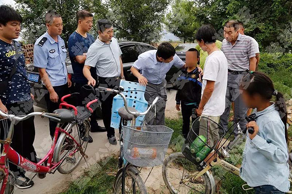 8月24日，三兄妹离家出走，后被警民联合找回。微信公众号“盐湖公安” 图