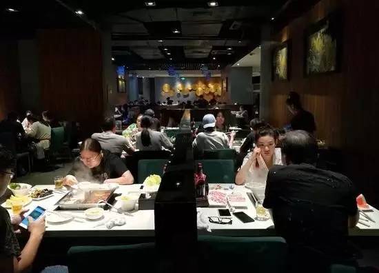 海底捞们，可都长点心吧！再漂亮的危机公关，也不如干净的厨房让人心安