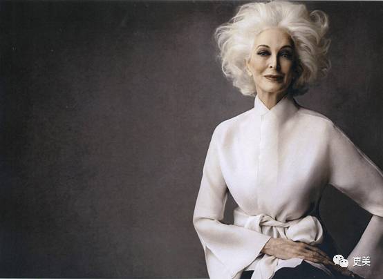 这些氧气老奶奶气质堪比伊丽莎白二世,身材不