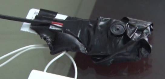 女子驾考时嘴巴不时张合,监控拍到了震惊一幕