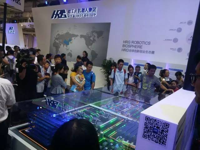 这个机器人好拉风!他要住遍北京天津河北的酒