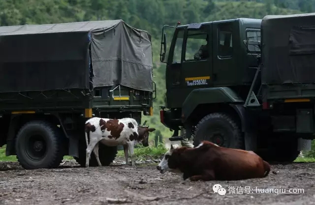 印度軍隊車輛在帕羅通往HAA的方向集結。