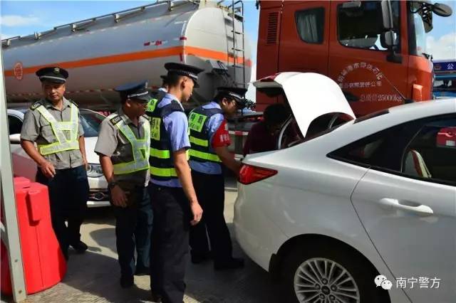 权威发布 | 广西交警打响两会道路交通安保战