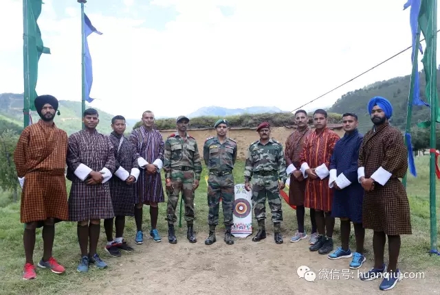 一批剛剛參加完射箭比賽的印度軍人正在合影。駐紮在HAA的印軍士兵在空閑時間經常會參加不丹傳統體育項目-射箭。