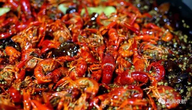 龙虾吃法正确剥法 4UiE-fykiuex6959747.jpg