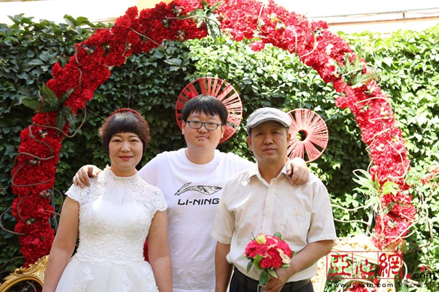 梦见妈妈穿婚纱_梦见姐姐穿白色婚纱(3)