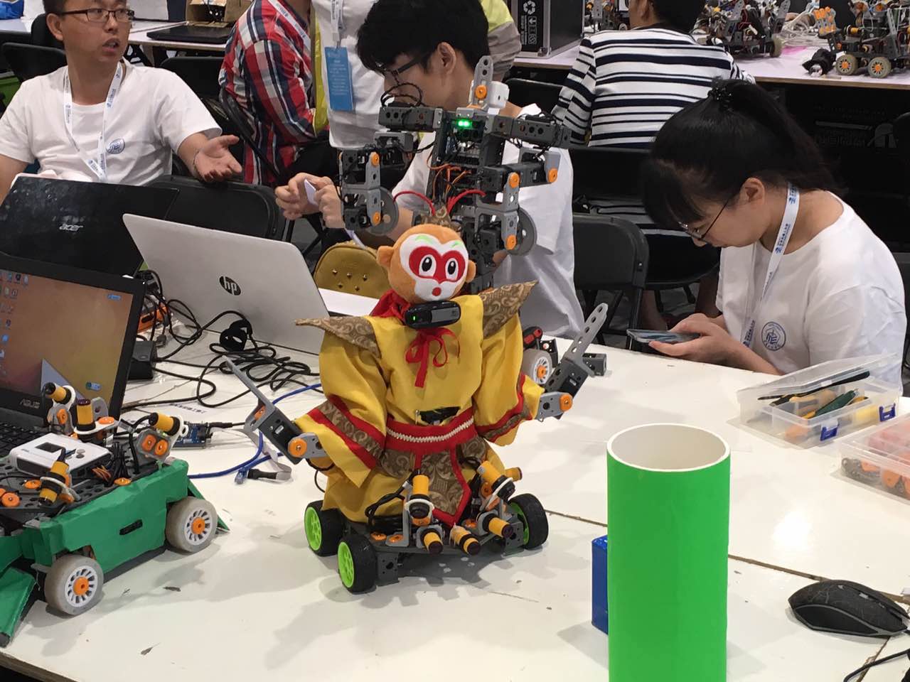 韩力群:中国版格斗机器人大赛将以武会友|机