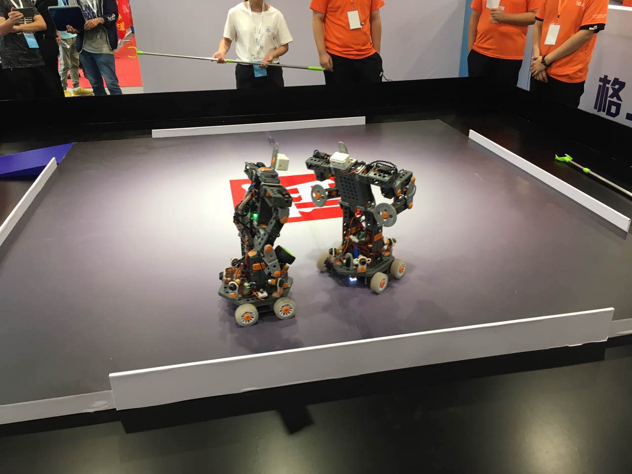 韩力群:中国版格斗机器人大赛将以武会友|机