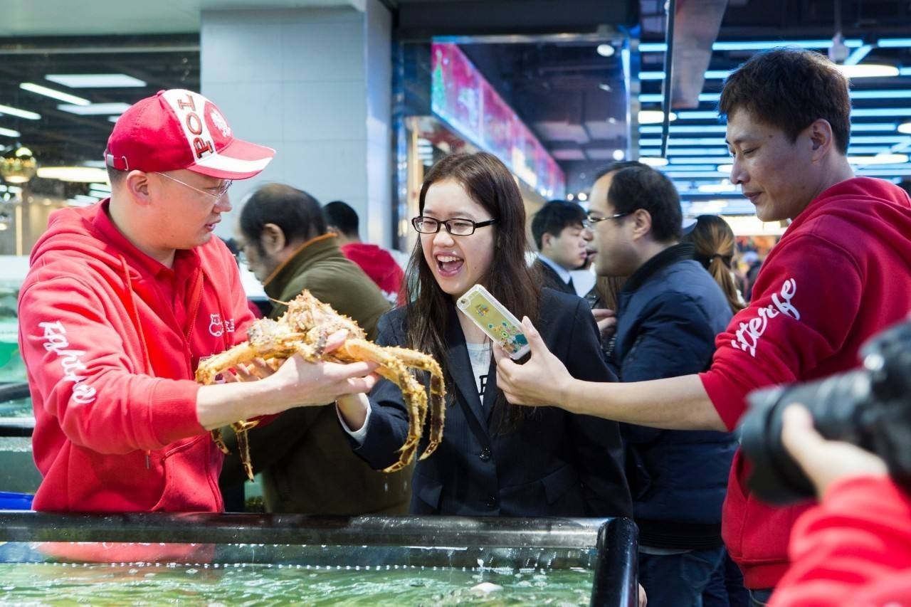 盒马狂奔:海鲜半个小时送到你手上,生猛得能和你打一架|盒马|互联网|编辑器_新浪新闻