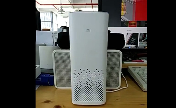 对着小米AI音箱喊放首雷军的歌