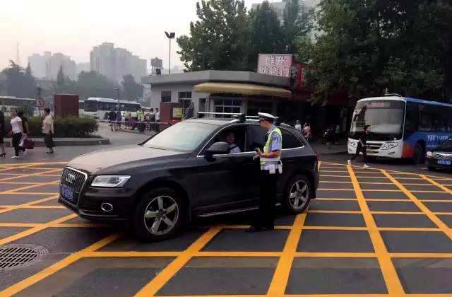 开学在即 家长开车送孩子上学需要了解这些信