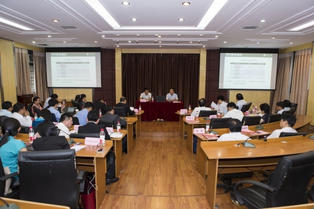 柬埔寨人民党青年干部考察团访问东南大学|东