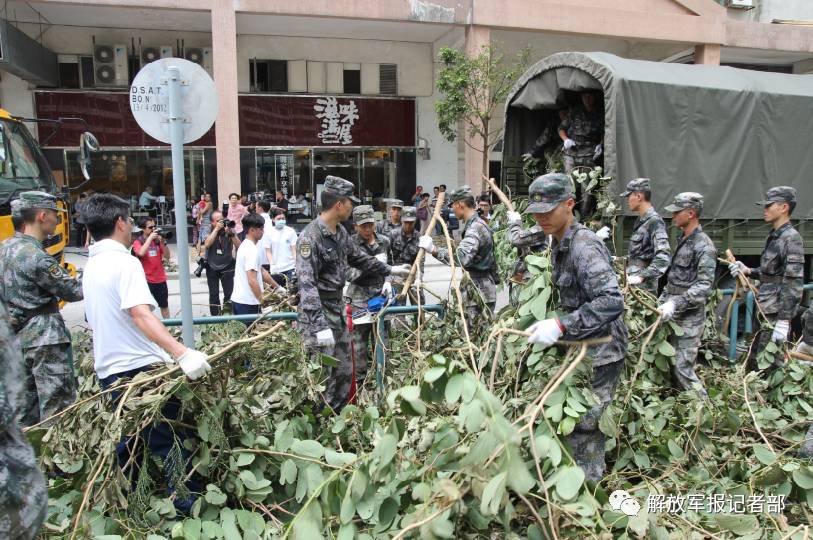 解放军首次在澳门地区救灾纪实:祖国始终是坚