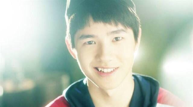 王俊凯的虎牙简直太治愈,终于知道马伊璃刘昊然的笑为什么甜了!